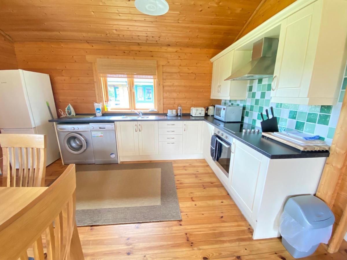 Kingfisher Lodge, Lake Pochard 南塞尔尼 外观 照片